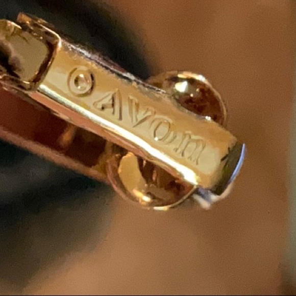 Avon Two Pairs Classic Gold Tone Hoop Clip On Earrings - Picture 14 of 14